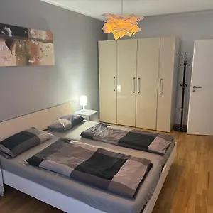 Zentrale 3 Zimmerwohnung Mit Kostenlosem Stellplatz Apartment