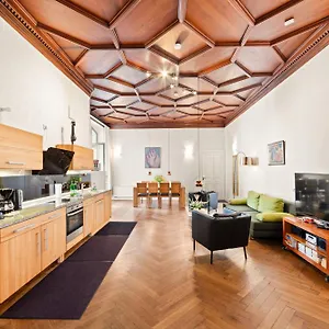 Aptc Downtown Monument4rent Near Checkpoint Charlie Berlijn